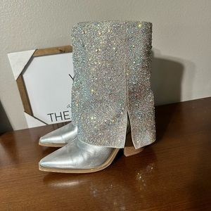 Very sparkly boots, great for a wedding or a Bach party